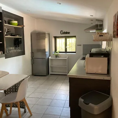 Petite بونيفَسْيو