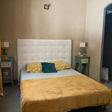 Petite Bonifacio (Corsica)